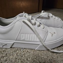 Men's 9 1/2 PUMAS