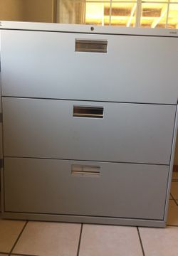 Metal Filing Cabinet, Lateral 3 Drawer