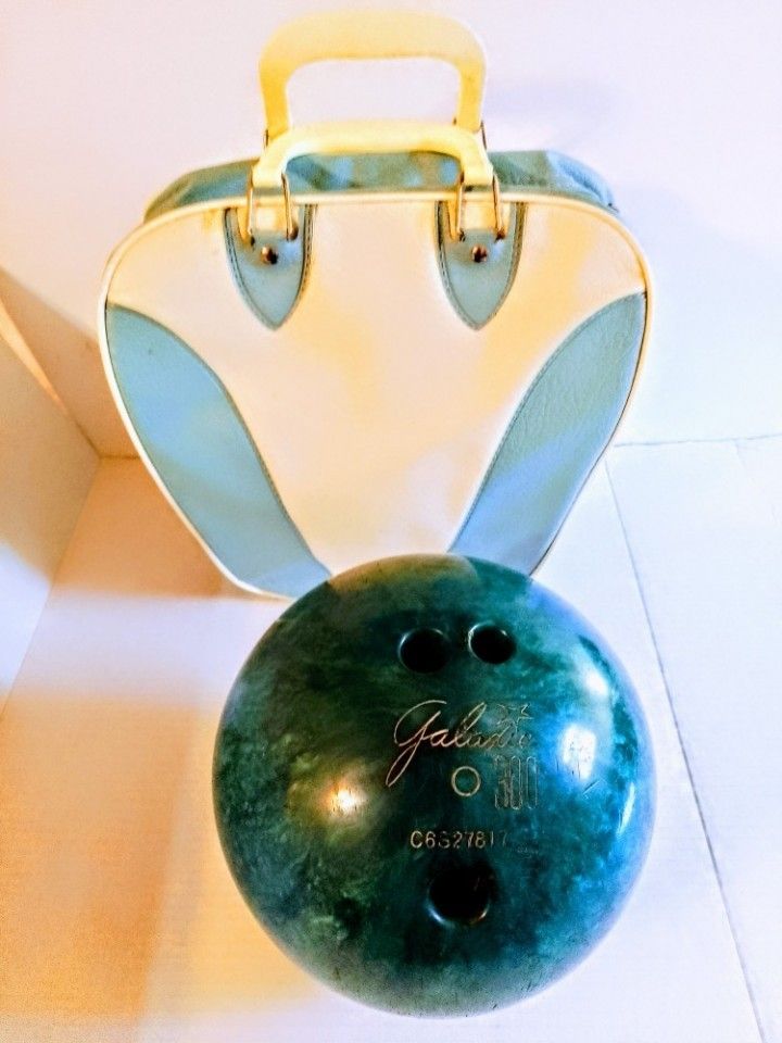 Vintage Galaxie 300 Bowling Ball w/Blue and White Bowling Ball Case
