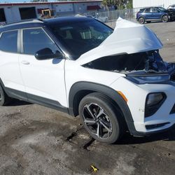 2021 Chevrolet trailblazer FWD/RS FOR PARTS