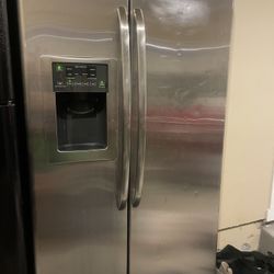 FREE REFRIGERATOR 