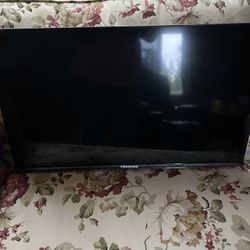 33” Hisense Smart TV (with wall mount)