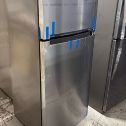Whirlpool Top Freezer Refrigerator 