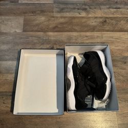 Jordan 11s 8.5 Low