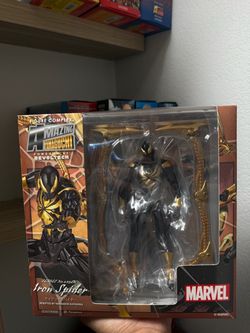 Amazing yamaguchi Iron Spider (black) (revoltech )