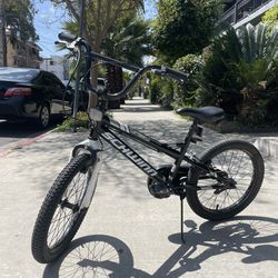 Boy’s Bicycle Schwinn 18 Inches