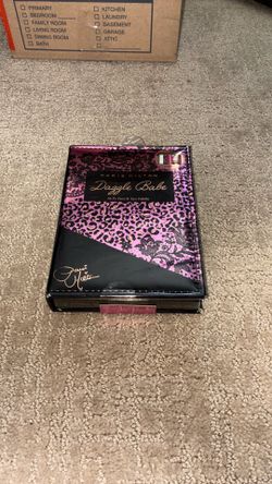 Paris Hilton Face & Eye Pallete