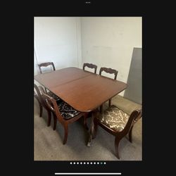 Duncan Phyfe Table And Chairs