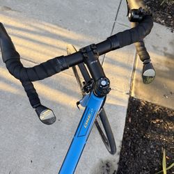 Fuji Roubajx LE one.2 blue road bike