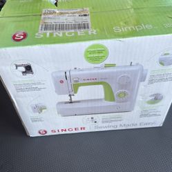 Singer Sewing Machine 3229 In Box