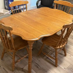 Complete Oak Dining Room Set With 4 Oak Chairs And An Oak Leaf 