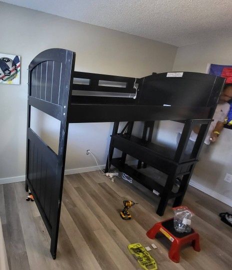 Bunk Bed Twin over Twin L-Shaped with Built-in-Desk Plus Chest 4 Drawers Includes Matress