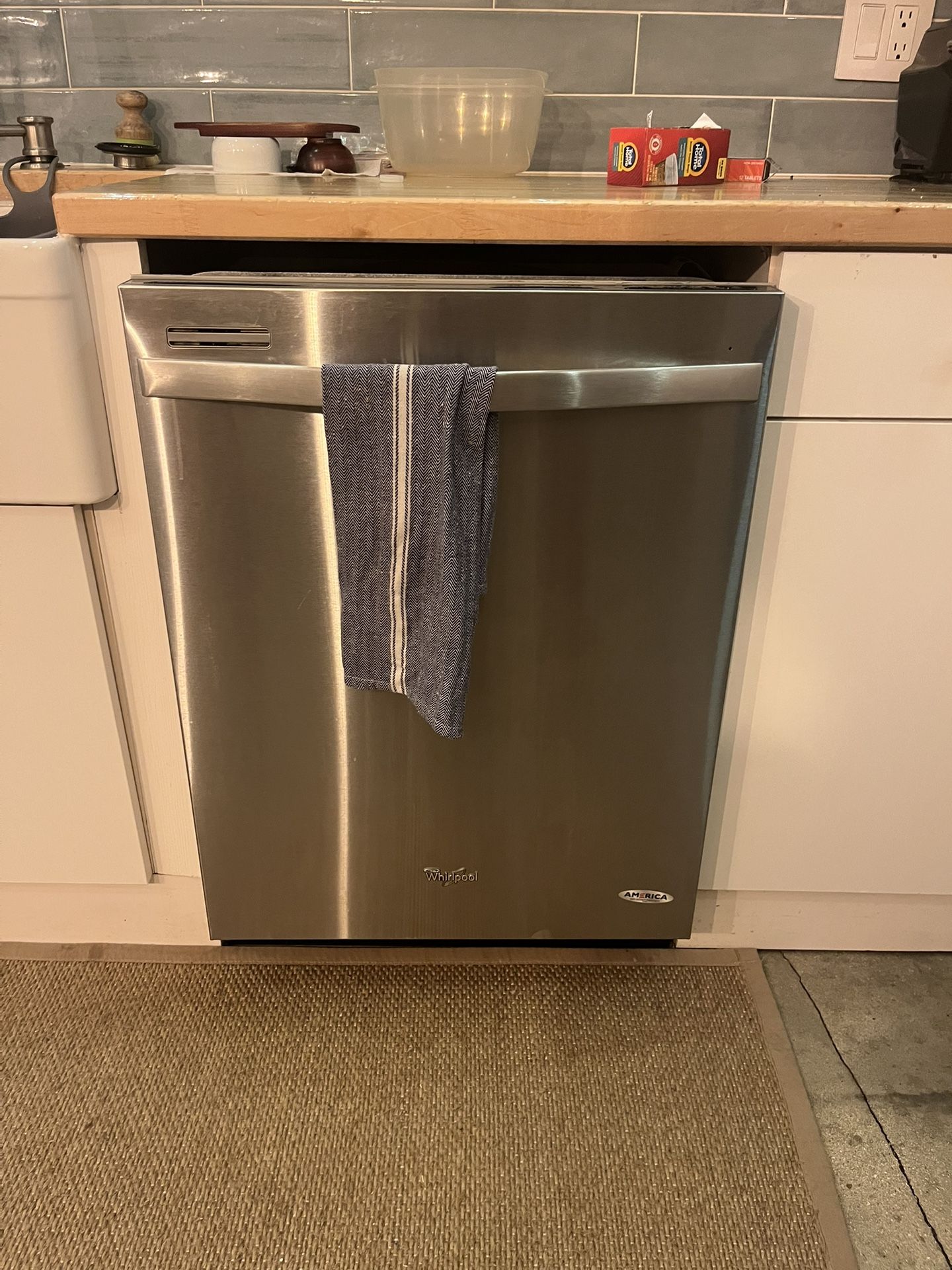 Whirlpool Dishwasher