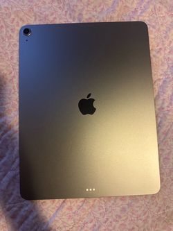 Brand new Apple iPad 13 inch M4
