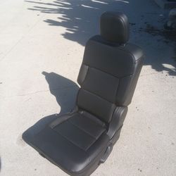 New Single Universal Seat Blk Leather