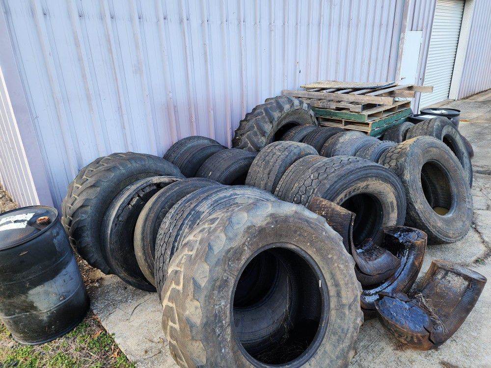 Used Tires & Pallets