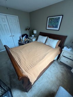 Queen Bed with Tempurpedic Mattress and Box Spring