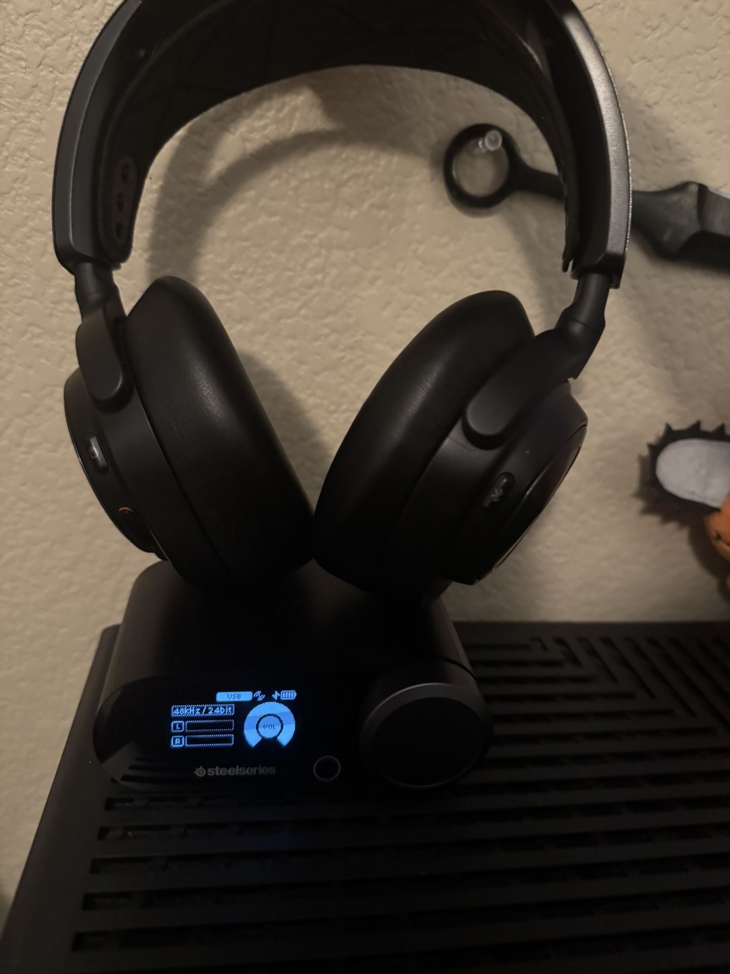SteelSeries Arctis Nova Pro Wireless Headset