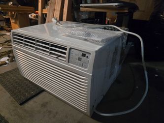 LG 11800BTU THROUGH THE WALL AC UNIT
