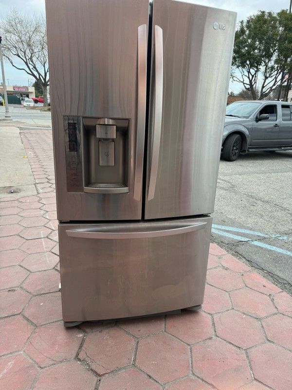 L G. REFRIGERATOR ICE MAKER WATER DISPENSER.