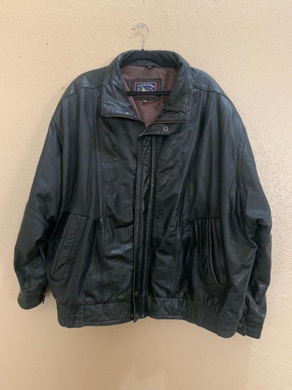 Canyon Ridge Men's Vintage Leather Jacket.