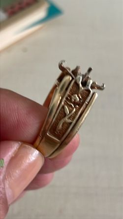Women 14k gold ring