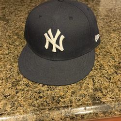 NEW ERA Authentic 59 Fifty On Field Yankees Hat Size 7 3/4 
