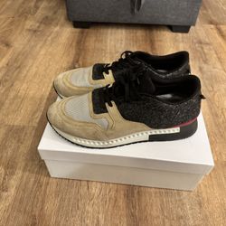 Givenchy  Size 13-14