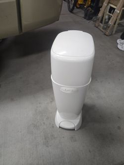 Genie Complete Diaper Dispenser