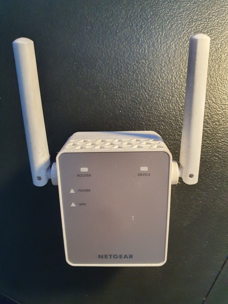 Netgear Wi-Fi Range Extender 1500 Sq. Ft. 25 Devices