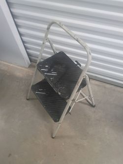 2-Step Folding Step Ladder