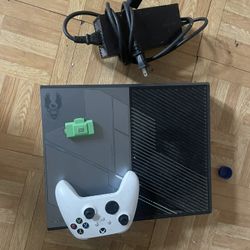 Xbox One: Halo 5 Guardians Bundle Edition