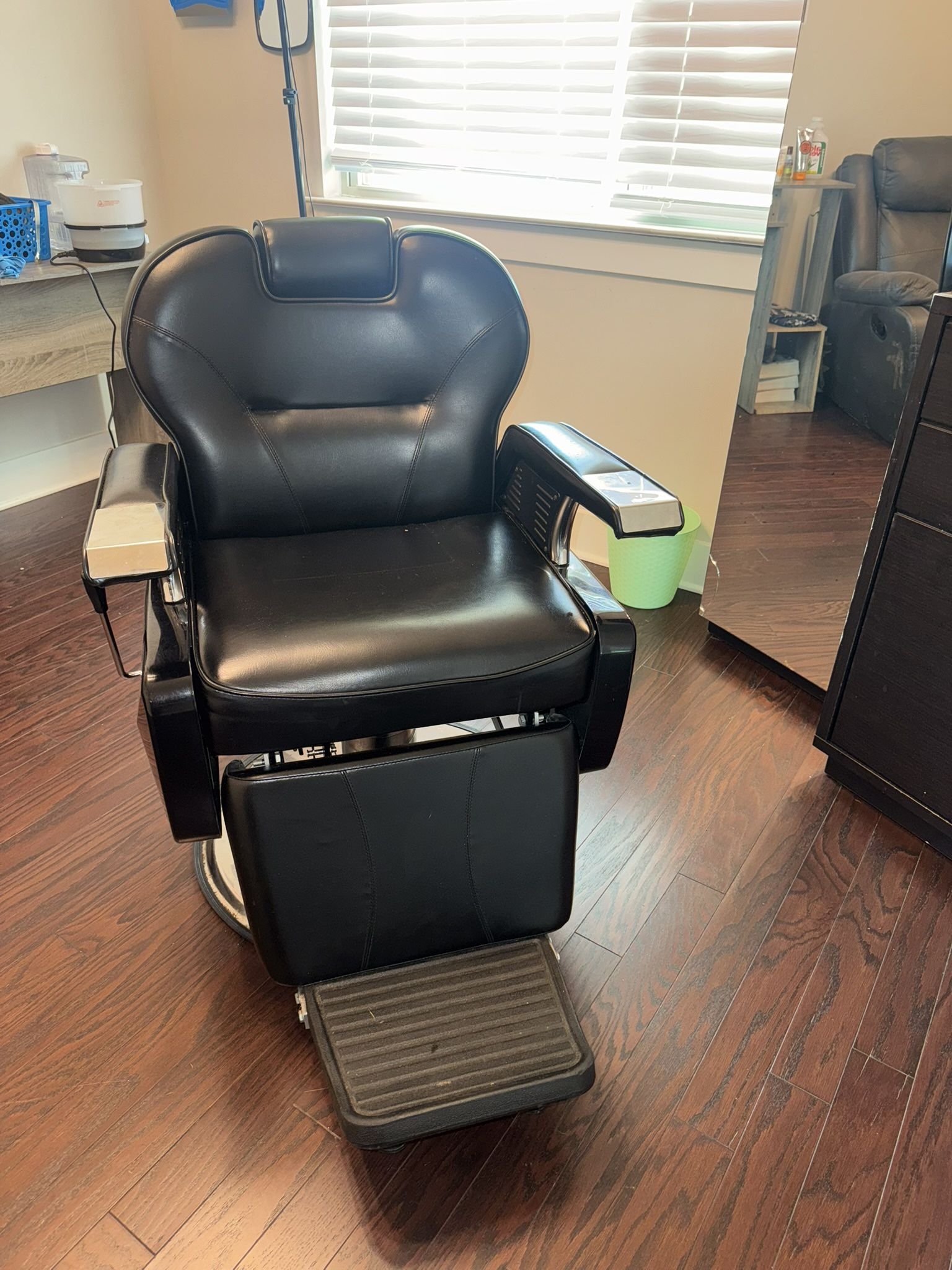 Barber/Salon Chair