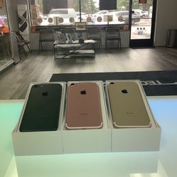 iPhone 7 32GB Fully Unlocked - Black/Gold/Rose Gold