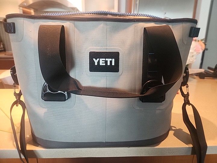 Yeti YHOP20G Hopper 20 Soft Side Cooler -  Gray