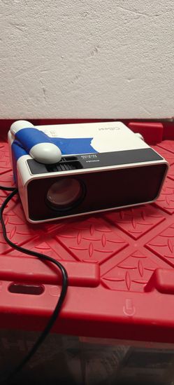 CiBest W13 mini video projector