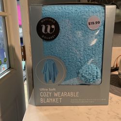 New In Box Wayland Square Cozy Wearable Blanket