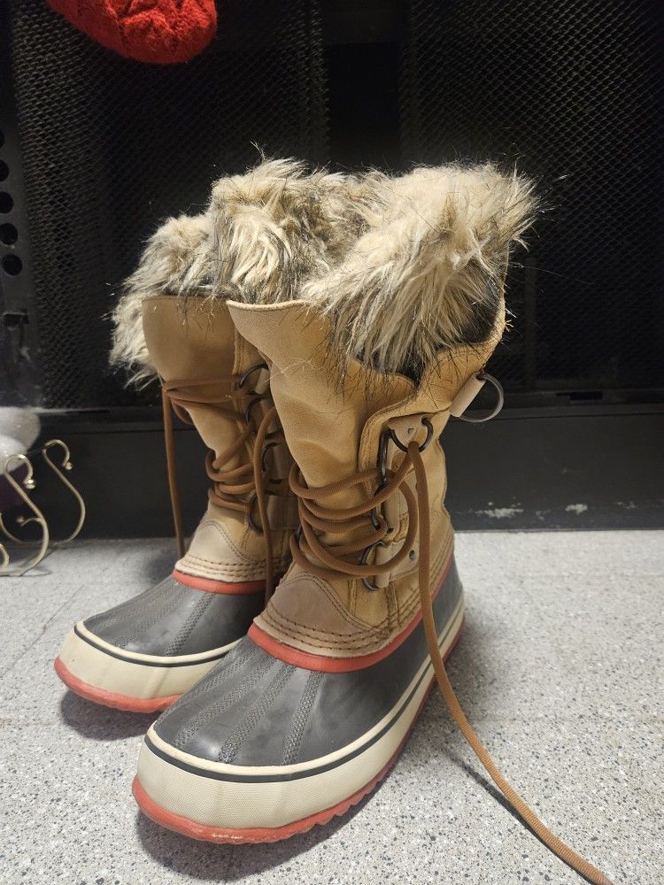 Brand New Hunter Boots Size 9