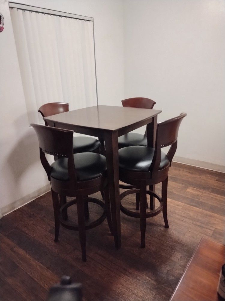 Wood Table X 4 STOOLS