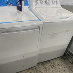 GE Washer And Dryer Set In White