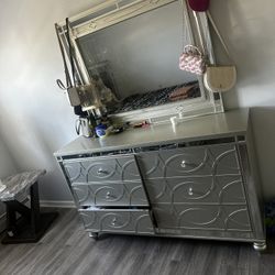 Dresser & Bed