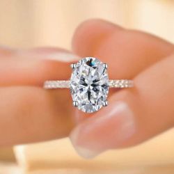 Brand New 2ct Moissanite Oval S925 Silver Ring With Certificate