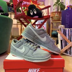 Authentic Nike dunk low premium oil green olive aura. Size 8.5 US M. $189.99obo