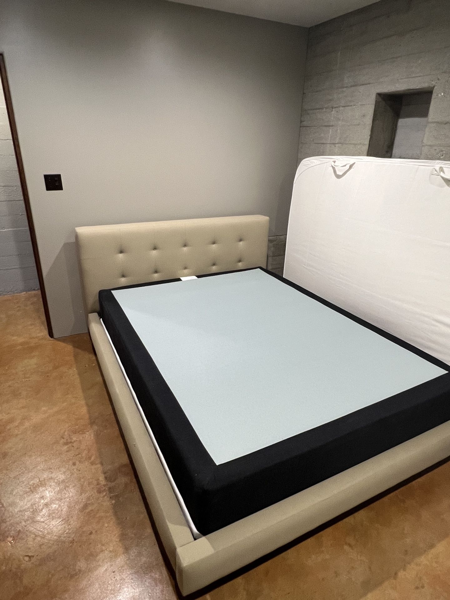 Upholstered Queen Platform Bed Frame