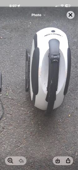 INMOTION E20 Unicycle, Dual-Tire Self- Balancing Design