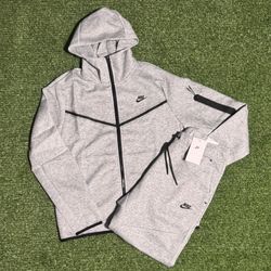 Grey Nike Tech Fleece Set