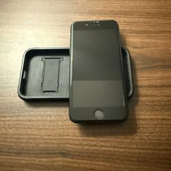 iPhone SE 64GB Unlocked for any carrier.