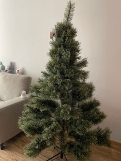 6 ft cashmere Christmas tree