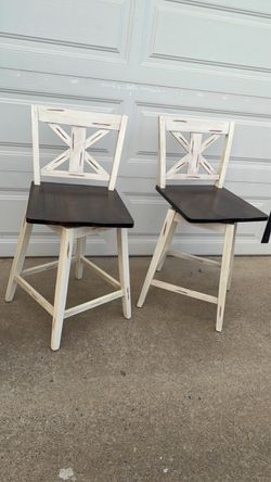 2 Matching 23.5” tall Counter height Country Rustic Style Wooden Swivel Bar Stools