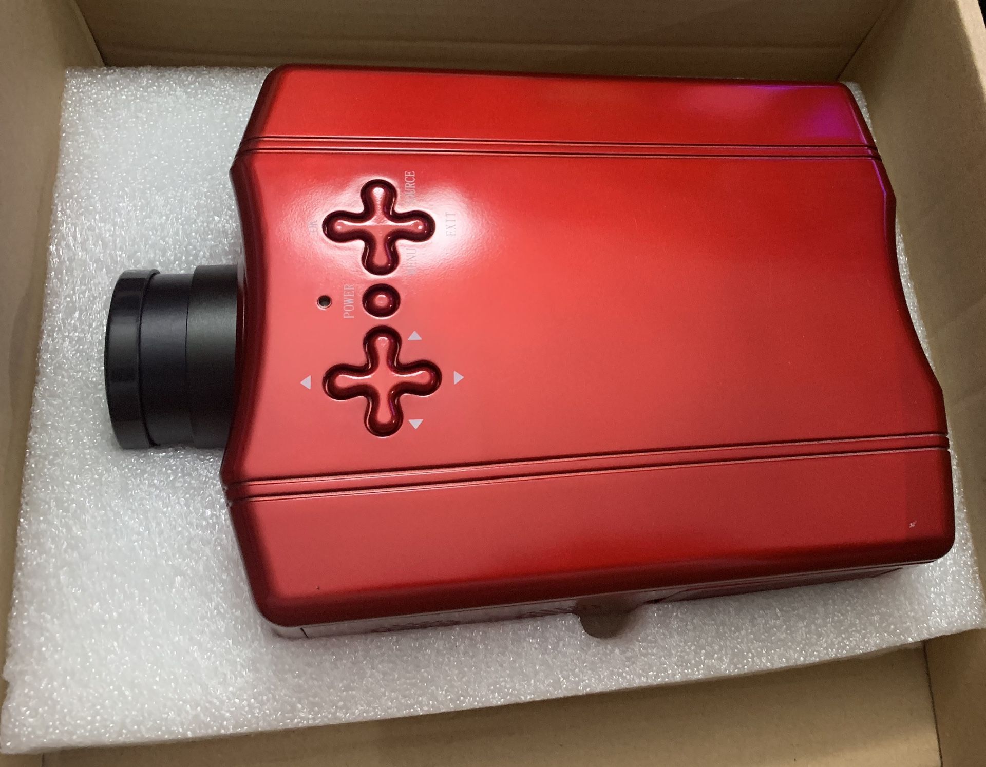MULTIMEDIA LED PROJECTOR BRAND NEW